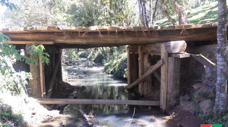 ponte na localidade de coqueiros